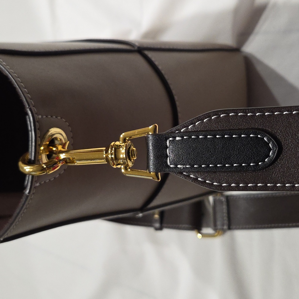 Aallyn Jordan Bucket Bag - Picture 14 of 16